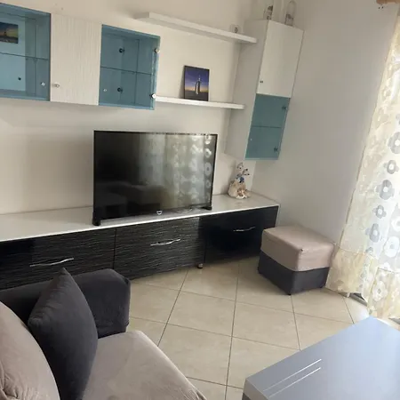 Majo Lägenhet Vlorë